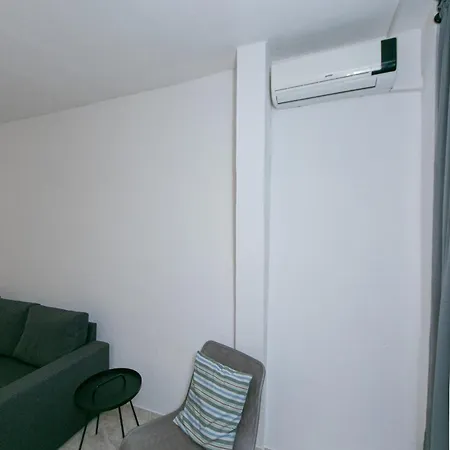 Apartment By The Sea Pisak, Omis - 1008